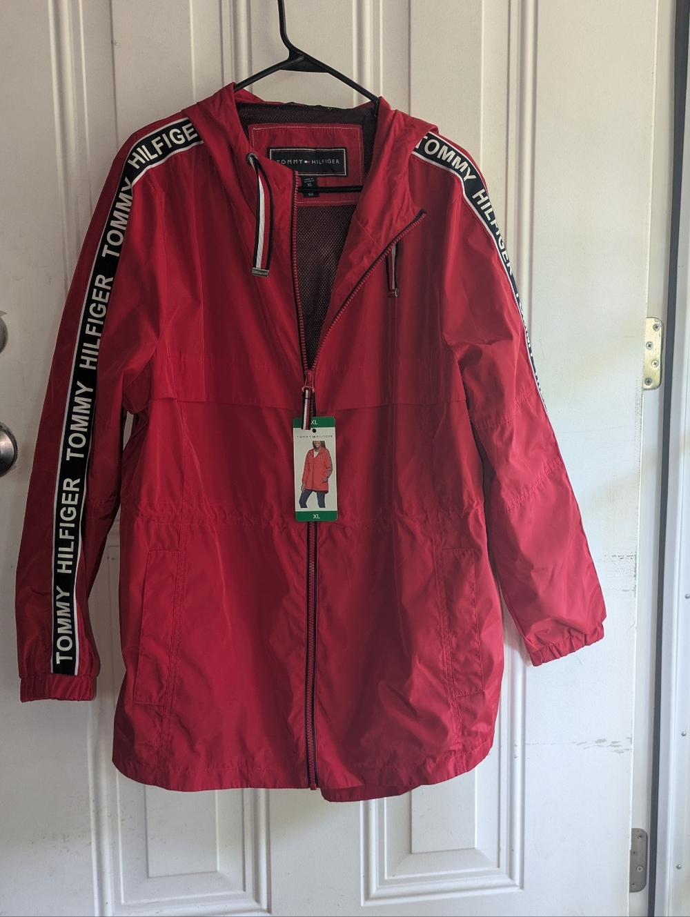 Tommy Hilfiger Women’s Red Hooded Windbreaker Jacket XL NWT Lightweight Rain Jac
